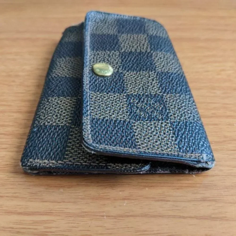 Louis Vuitton please check